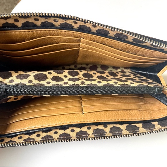 Brighton Smooth Leather Shoulder Bag & Wallet set with Croc Trim - Picture 13 of 13